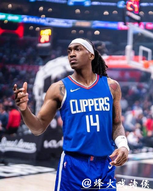 曼恩3年4700万提前续约快船 上赛季场均8.8分 曼恩3年4700万提前续约快船 上赛季场均8.8分