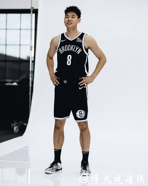 官宣:篮网裁掉崔永熙 因膝伤本赛季提前报销 官宣:篮网裁掉崔永熙 因膝伤本赛季提前报销