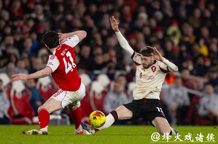 英超-双方屡失破门良机 阿森纳主场战平利物浦